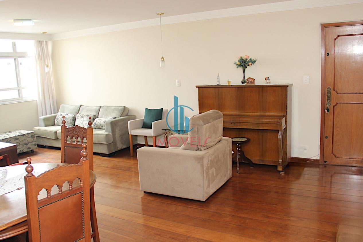 Apartamento à venda com 3 quartos, 146m² - Foto 2