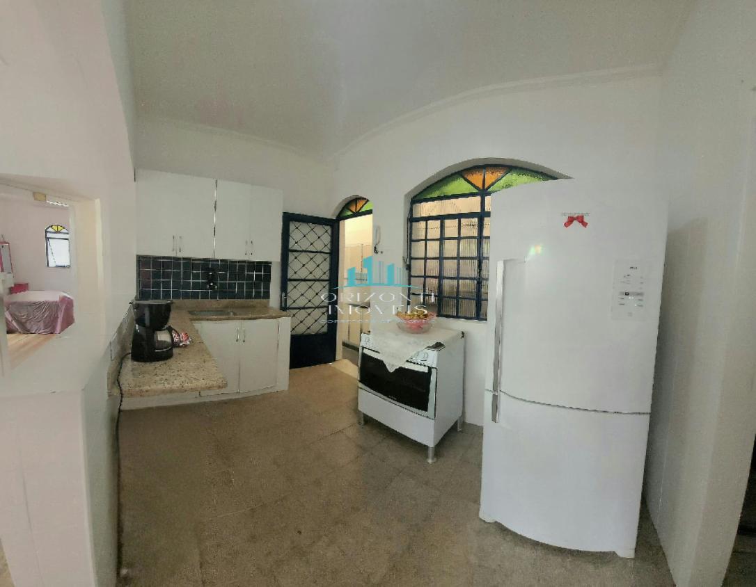 Casa à venda com 3 quartos, 286m² - Foto 14