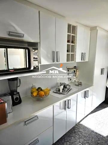 Apartamento à venda com 4 quartos, 204m² - Foto 9