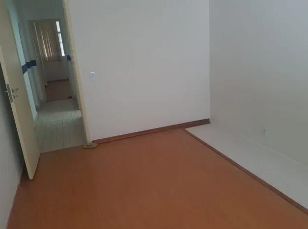 Apartamento à venda com 2 quartos, 82m² - Foto 3