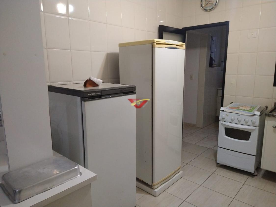 Apartamento à venda com 3 quartos, 200m² - Foto 9