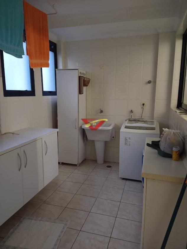 Apartamento à venda com 3 quartos, 200m² - Foto 17