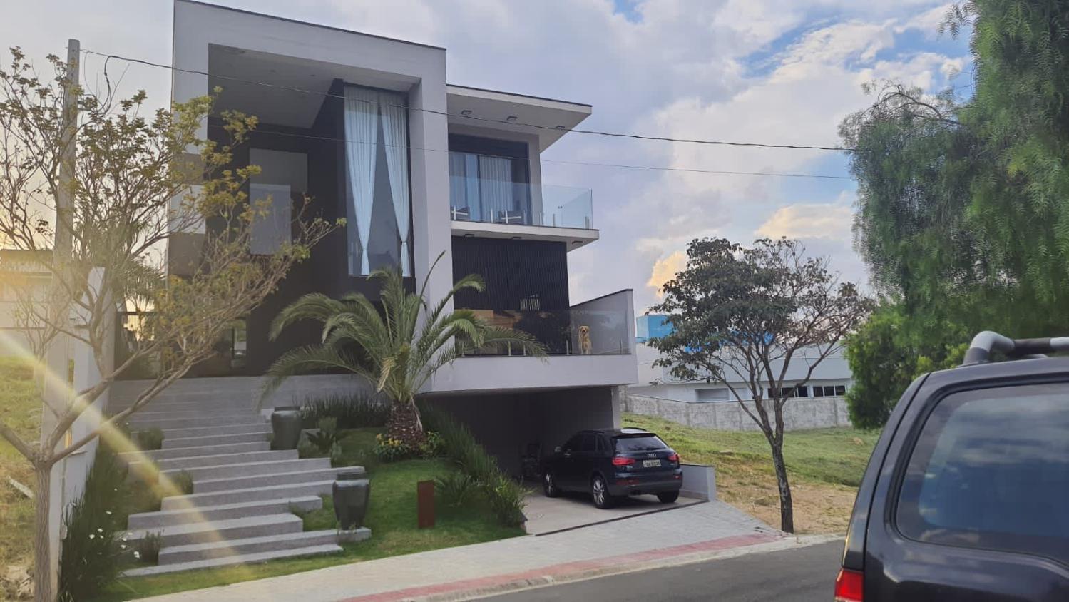 Casa de Condomínio à venda com 4 quartos, 320m² - Foto 1