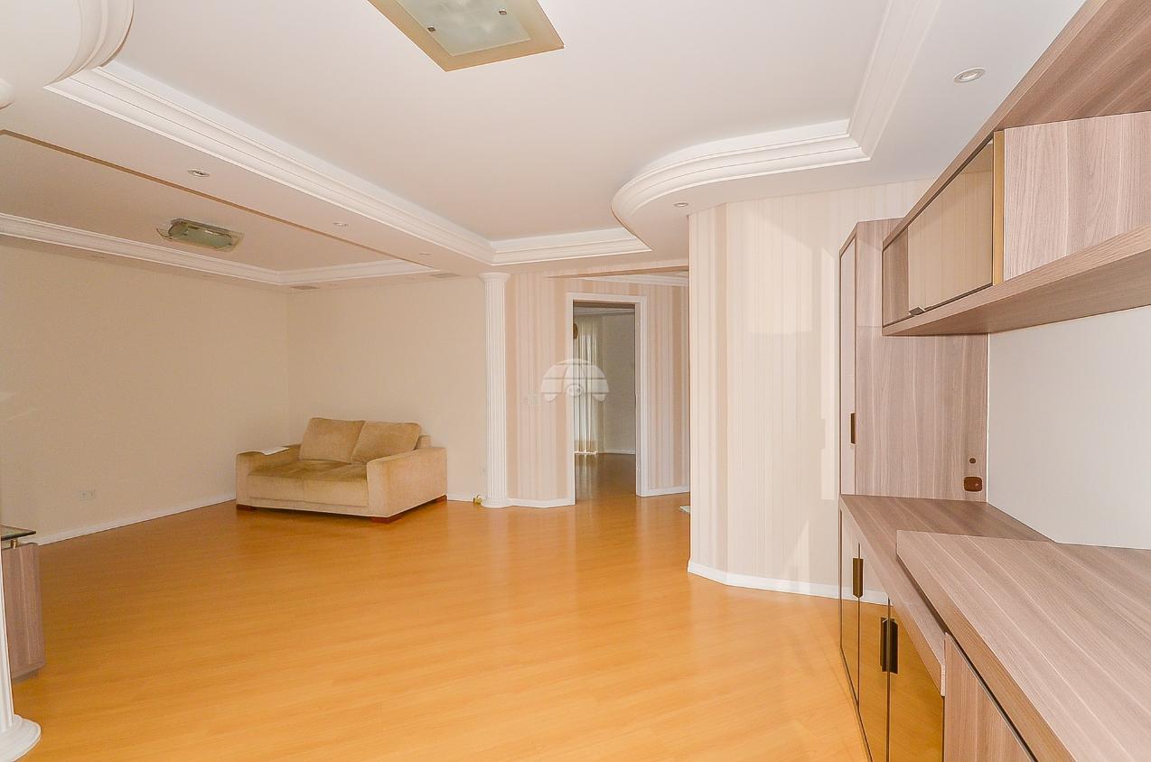 Apartamento à venda com 3 quartos, 149m² - Foto 2