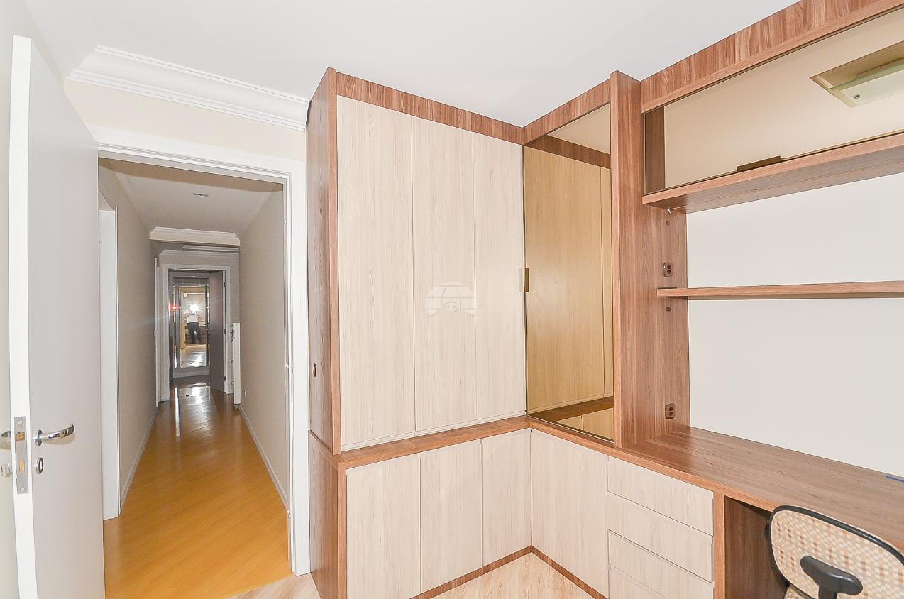 Apartamento à venda com 3 quartos, 149m² - Foto 18