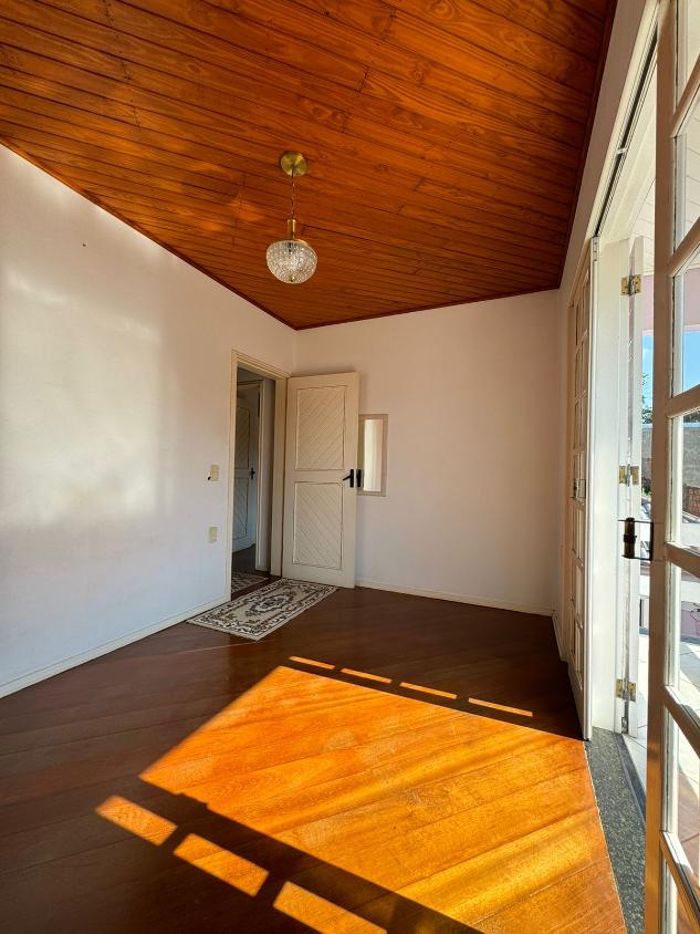 Casa à venda com 4 quartos, 250m² - Foto 14