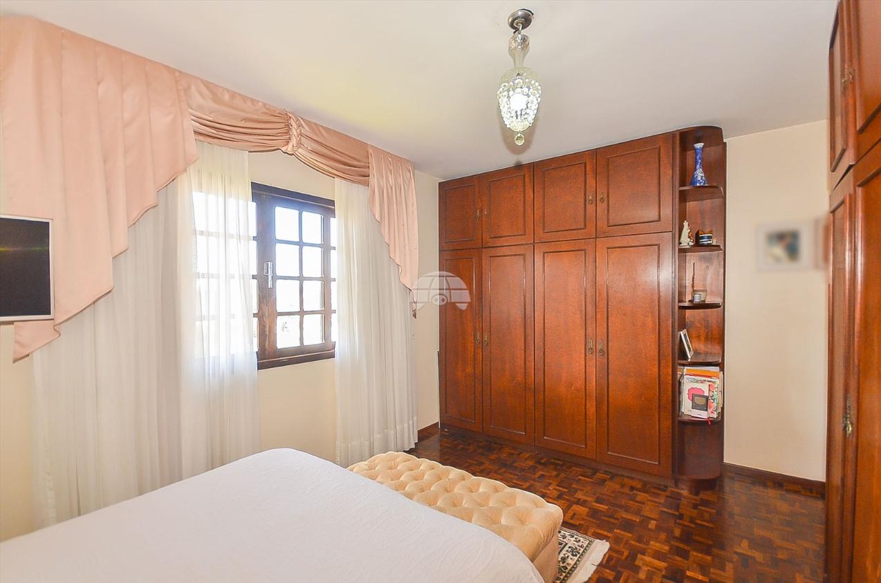 Casa à venda com 4 quartos, 245m² - Foto 18