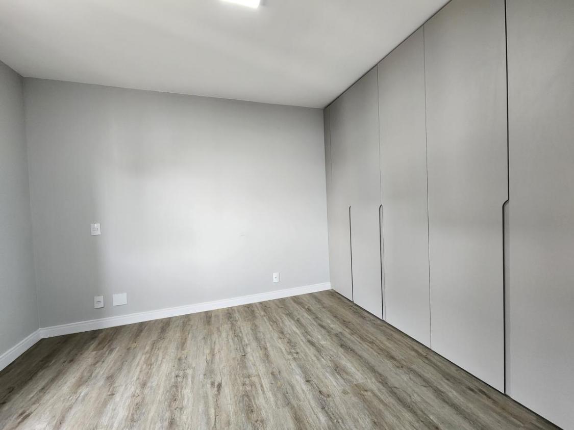 Apartamento à venda com 3 quartos, 125m² - Foto 7