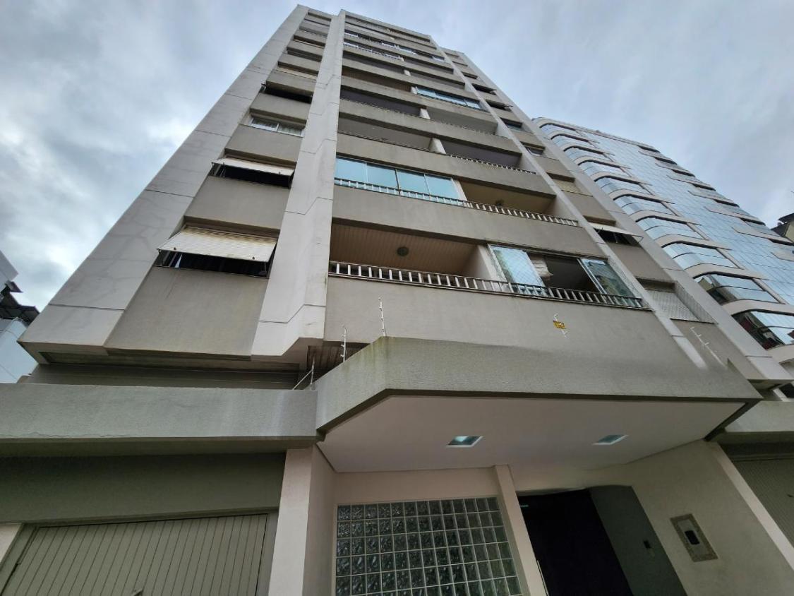 Apartamento à venda com 3 quartos, 140m² - Foto 11