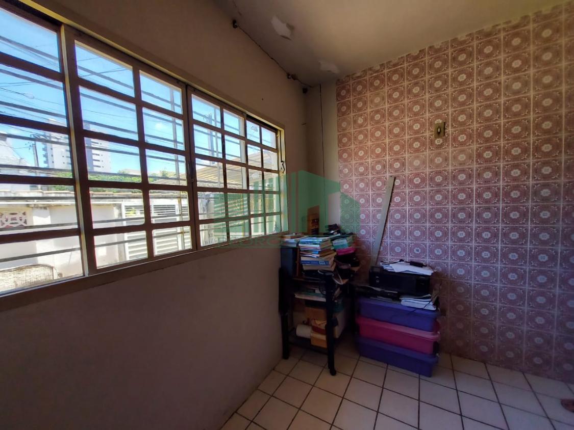 Casa à venda com 3 quartos, 360m² - Foto 7