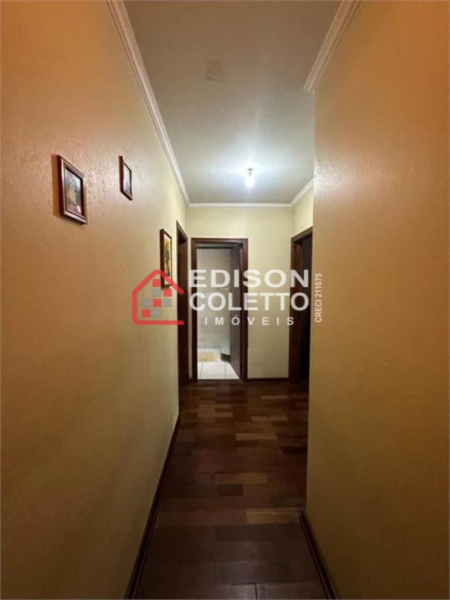 Casa à venda com 3 quartos, 231m² - Foto 10