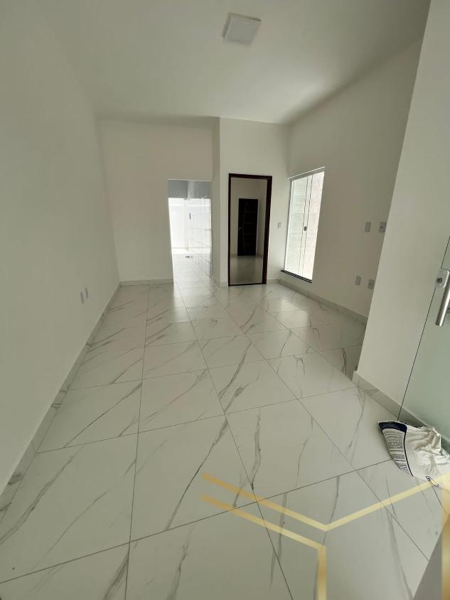 Casa à venda com 2 quartos, 60m² - Foto 4