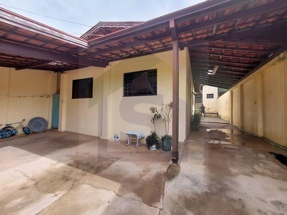 Casa à venda com 3 quartos, 152m² - Foto 2