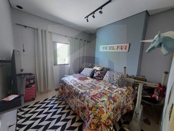 Casa à venda com 2 quartos, 70m² - Foto 3