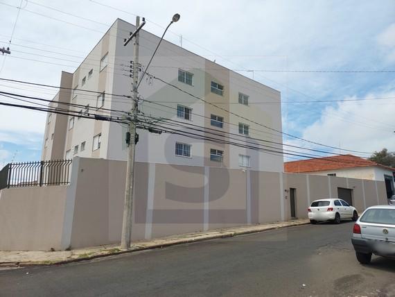 Apartamento à venda com 3 quartos, 80m² - Foto 1