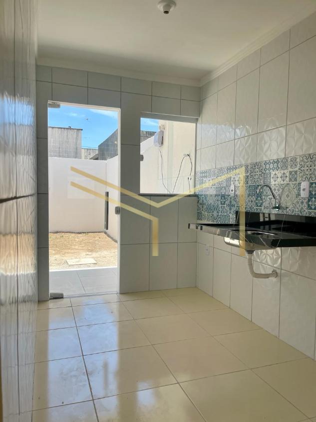 Casa à venda com 2 quartos, 58m² - Foto 3