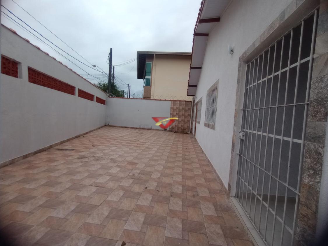 Casa à venda com 2 quartos, 80m² - Foto 4