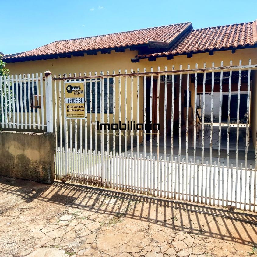 Casa à venda com 3 quartos, 300m² - Foto 1