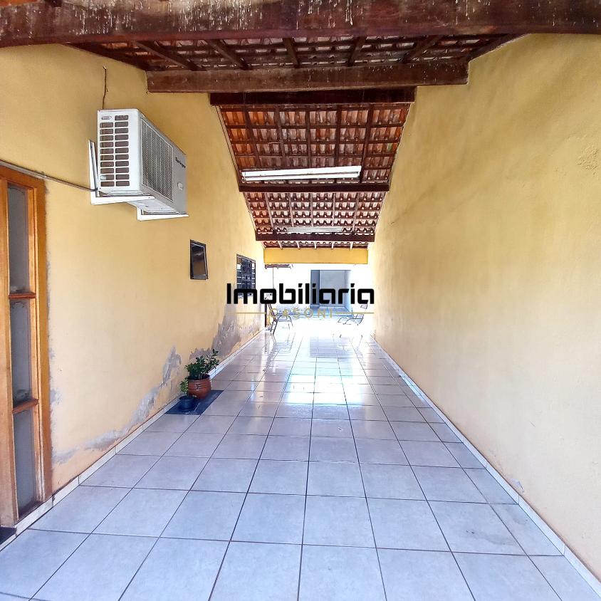 Casa à venda com 3 quartos, 300m² - Foto 4