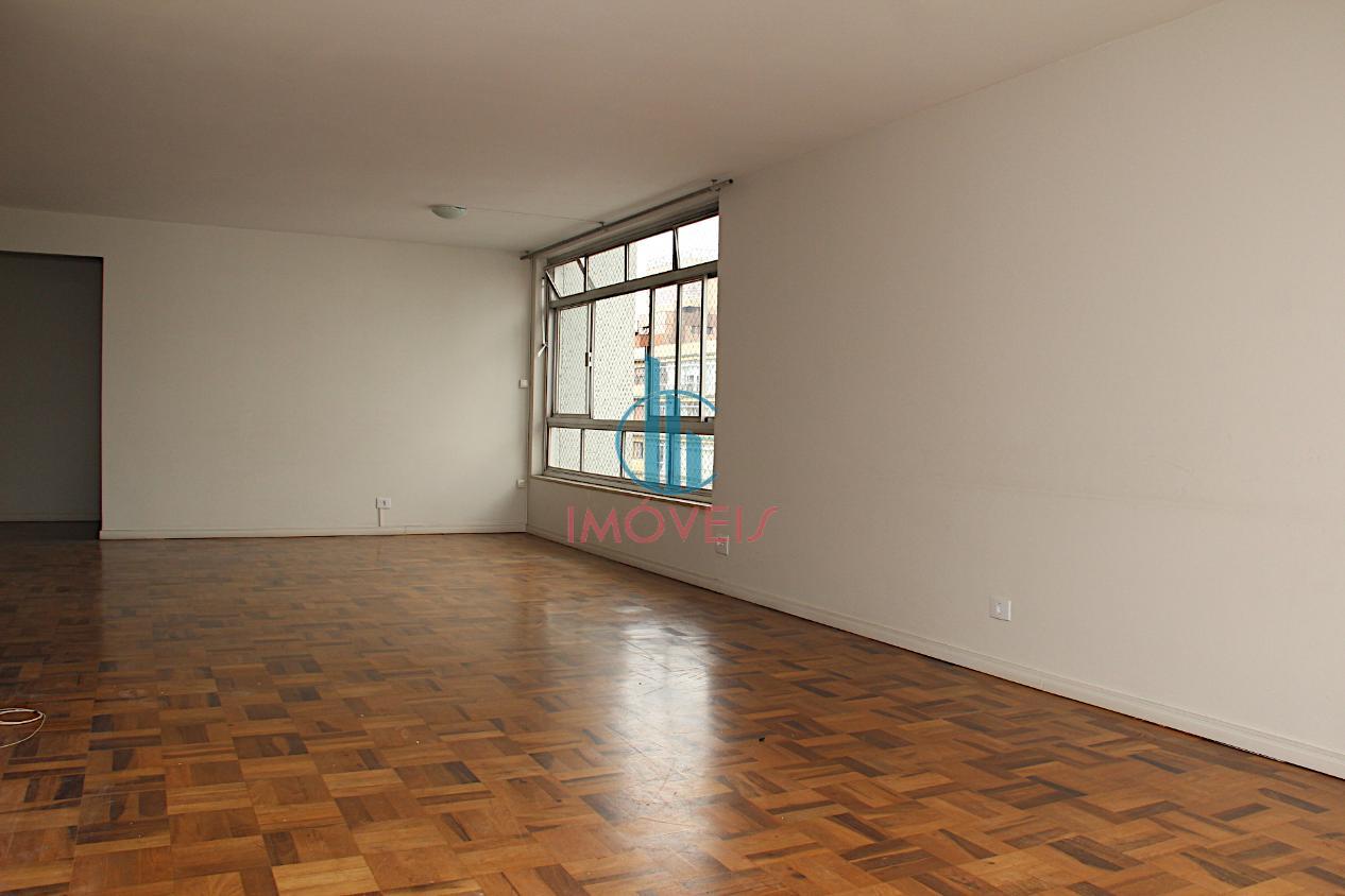 Apartamento à venda com 3 quartos, 178m² - Foto 2