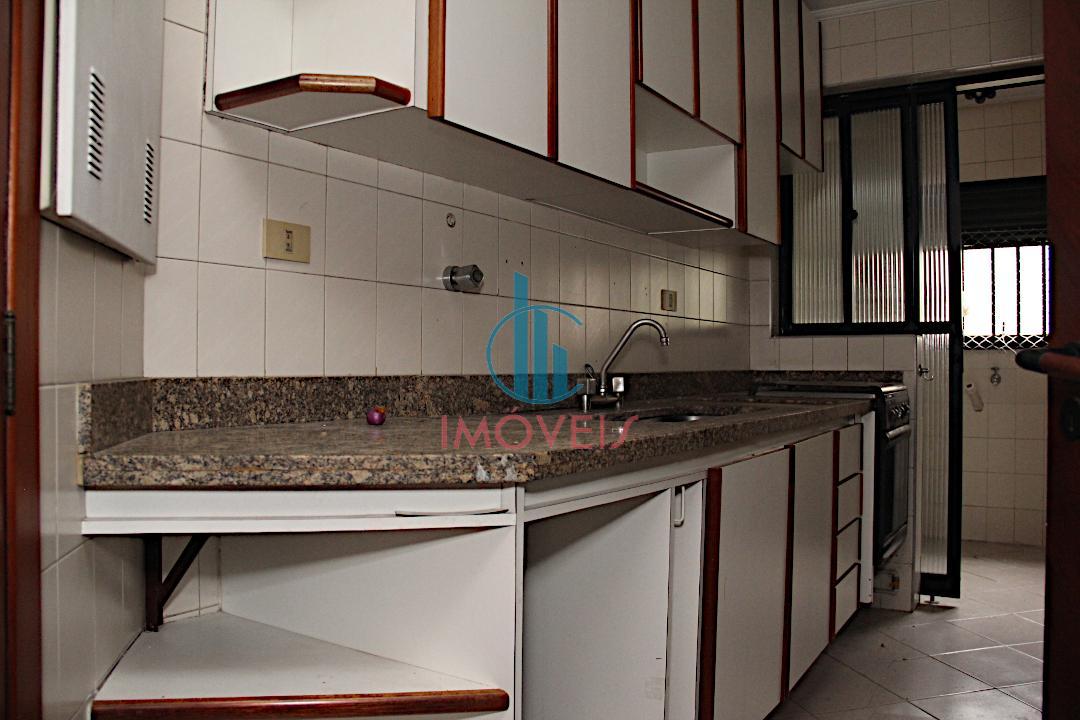 Apartamento à venda com 3 quartos, 112m² - Foto 4