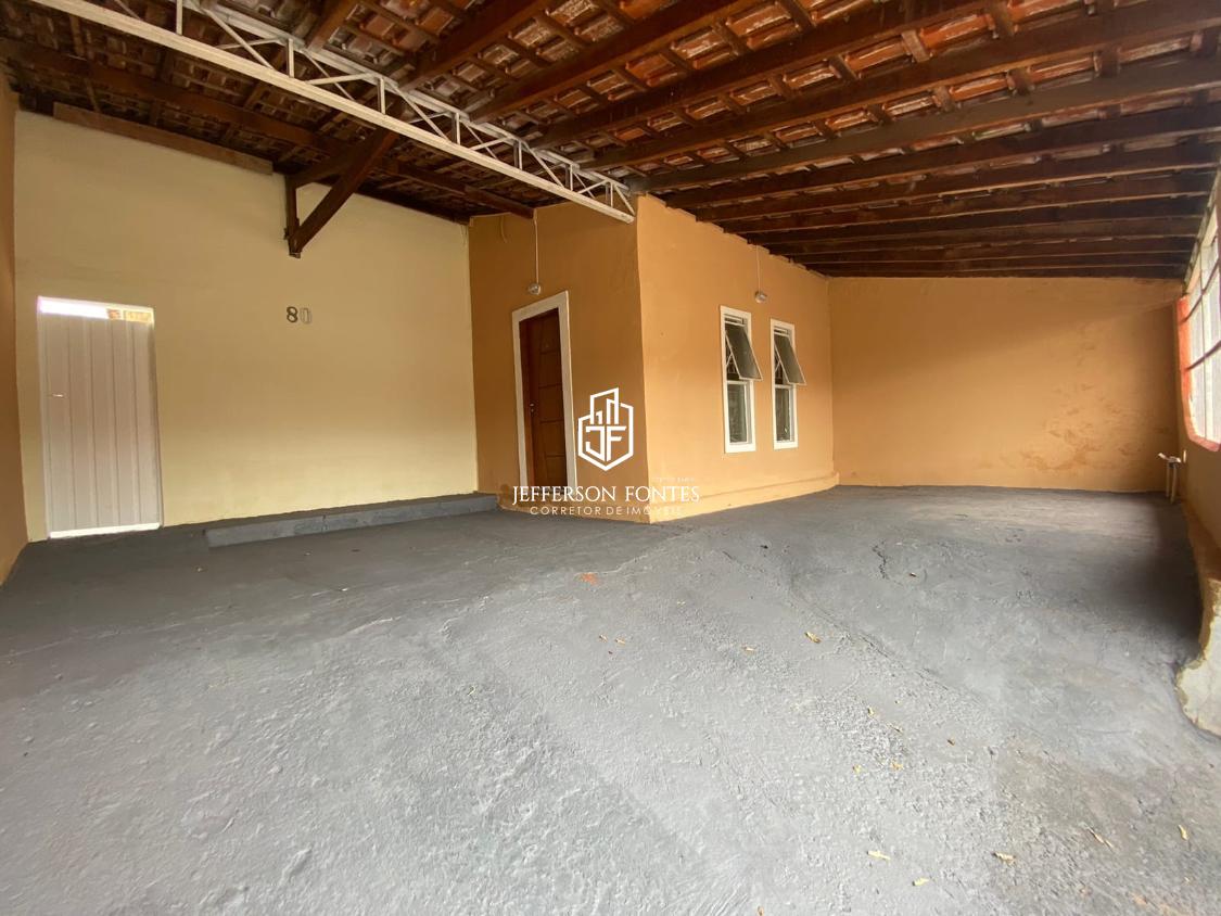 Casa à venda com 2 quartos, 120m² - Foto 1