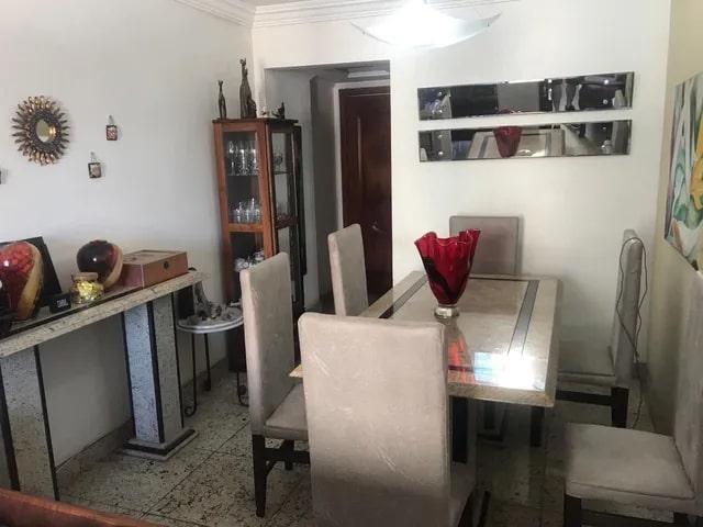 Apartamento à venda com 3 quartos, 90m² - Foto 2