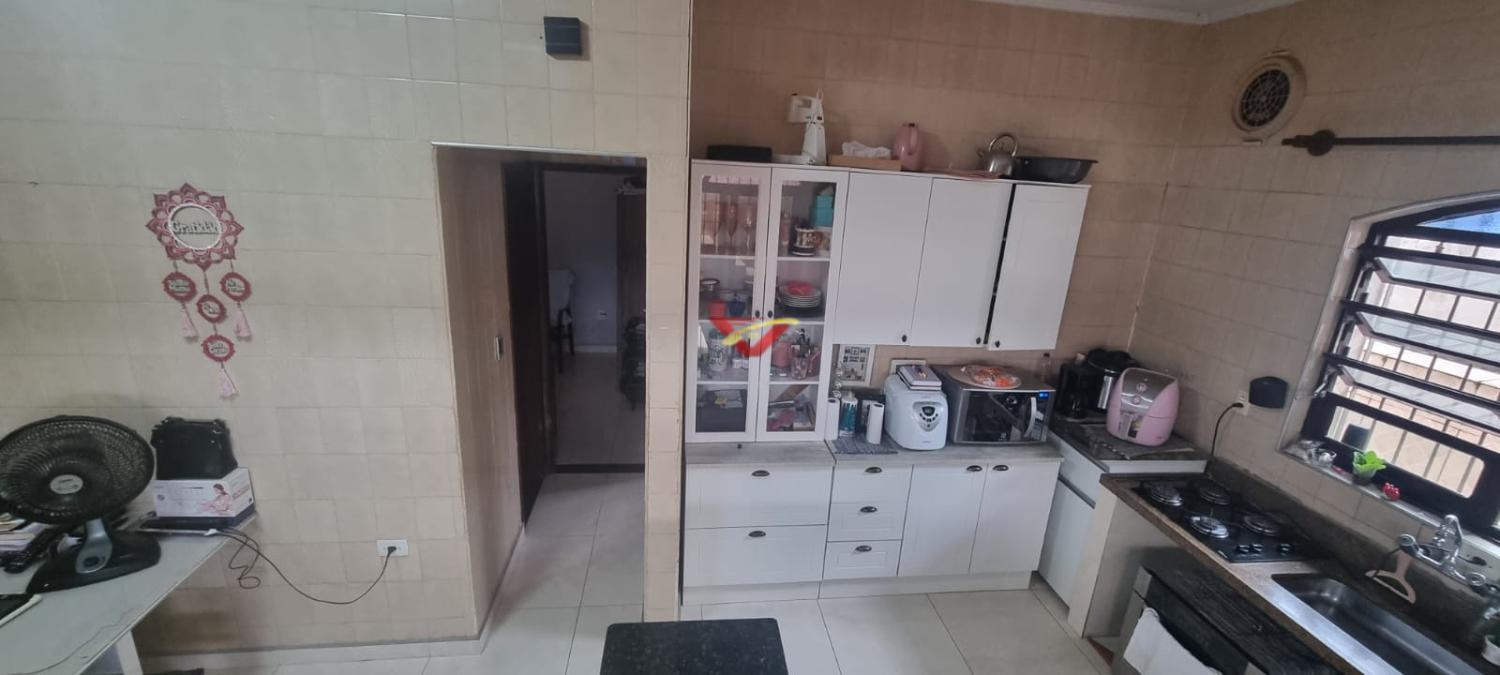 Casa à venda com 3 quartos, 265m² - Foto 18