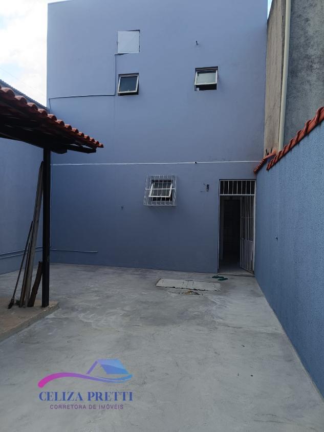 Casa à venda com 2 quartos, 82m² - Foto 2