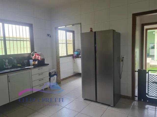 Casa à venda com 3 quartos, 300m² - Foto 4