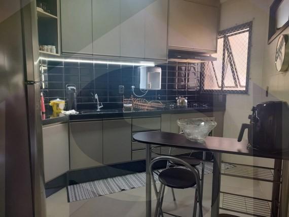 Apartamento à venda com 3 quartos - Foto 2