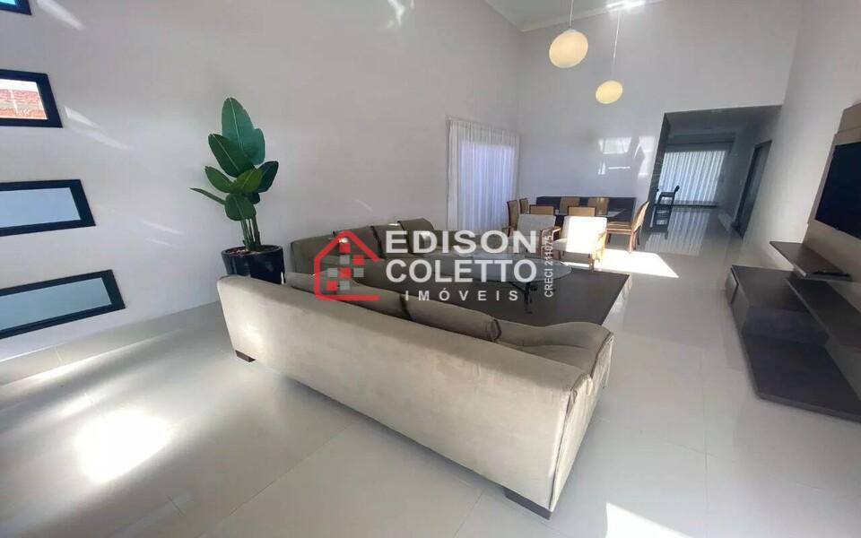 Casa de Condomínio à venda com 3 quartos, 270m² - Foto 1