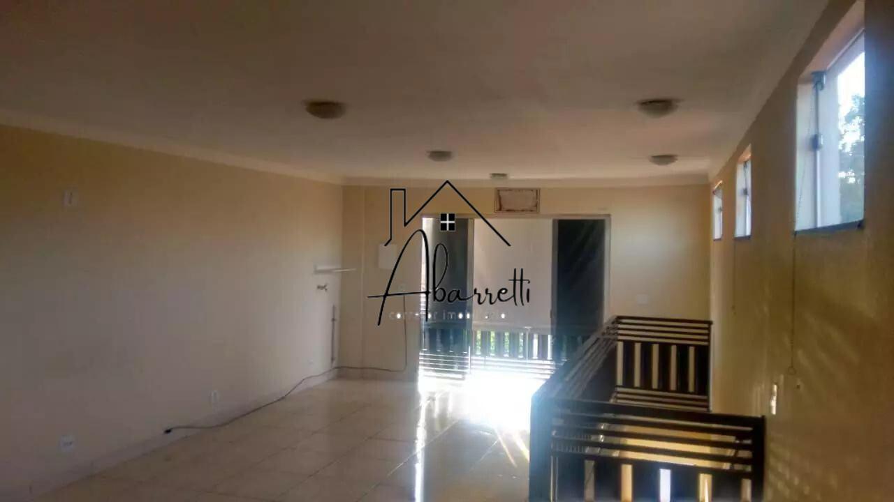 Casa à venda com 5 quartos, 230m² - Foto 1