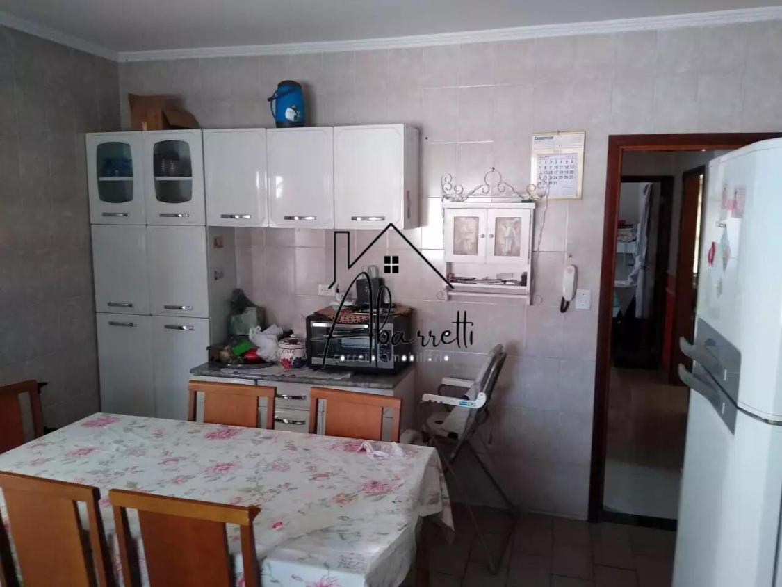 Casa à venda com 5 quartos, 230m² - Foto 9