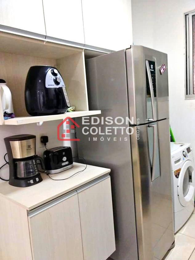 Apartamento à venda com 2 quartos, 47m² - Foto 3