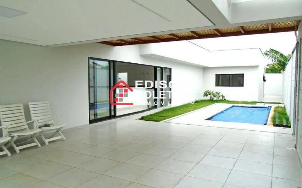 Casa à venda com 3 quartos, 197m² - Foto 1