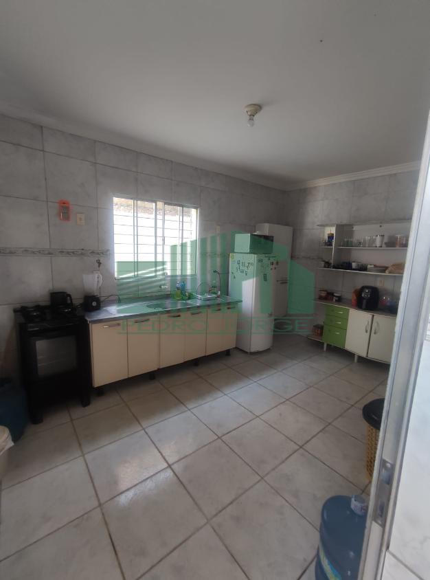 Casa à venda com 4 quartos, 100m² - Foto 16