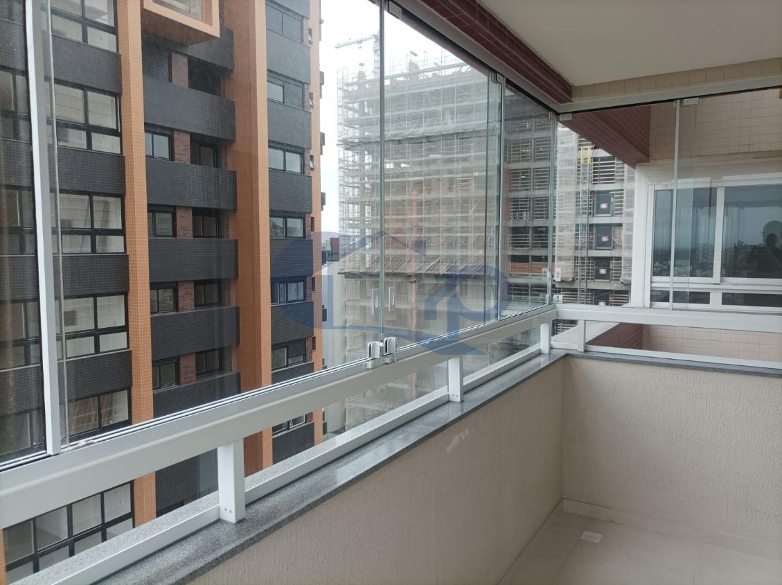 Apartamento à venda com 3 quartos, 141m² - Foto 7