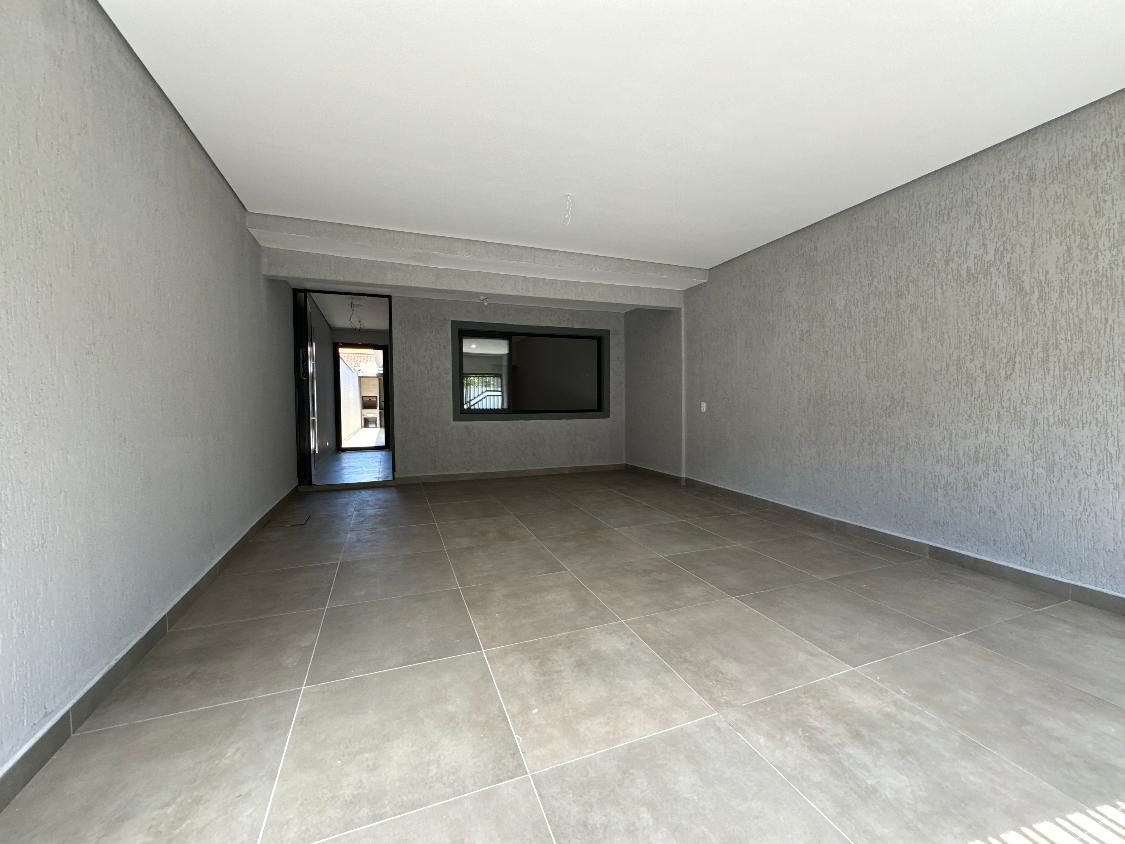 Casa à venda com 2 quartos, 85m² - Foto 1