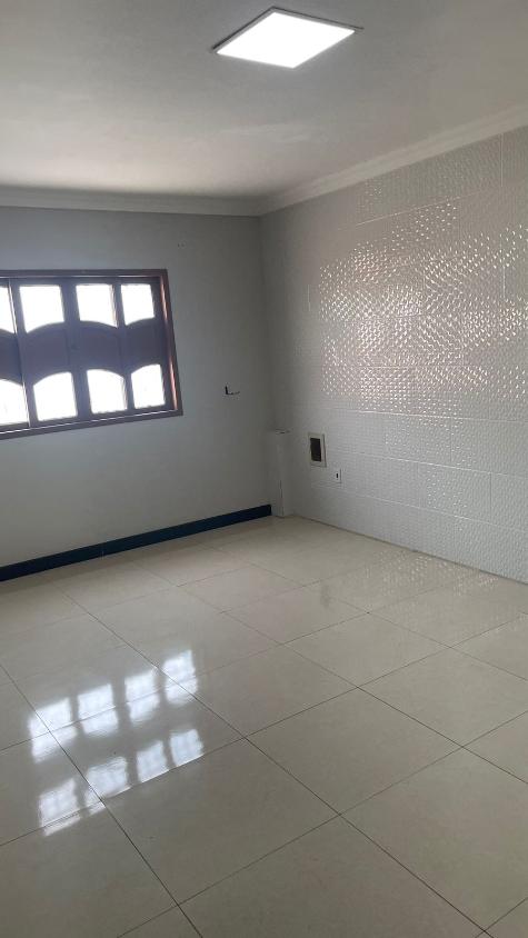 Casa à venda com 2 quartos, 170m² - Foto 2