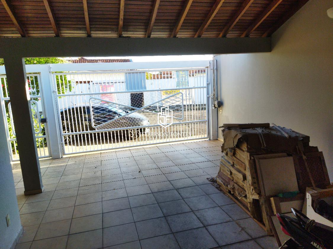 Casa à venda com 3 quartos, 200m² - Foto 4