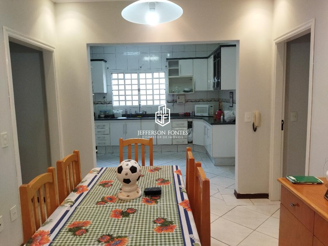 Casa à venda com 3 quartos, 200m² - Foto 12