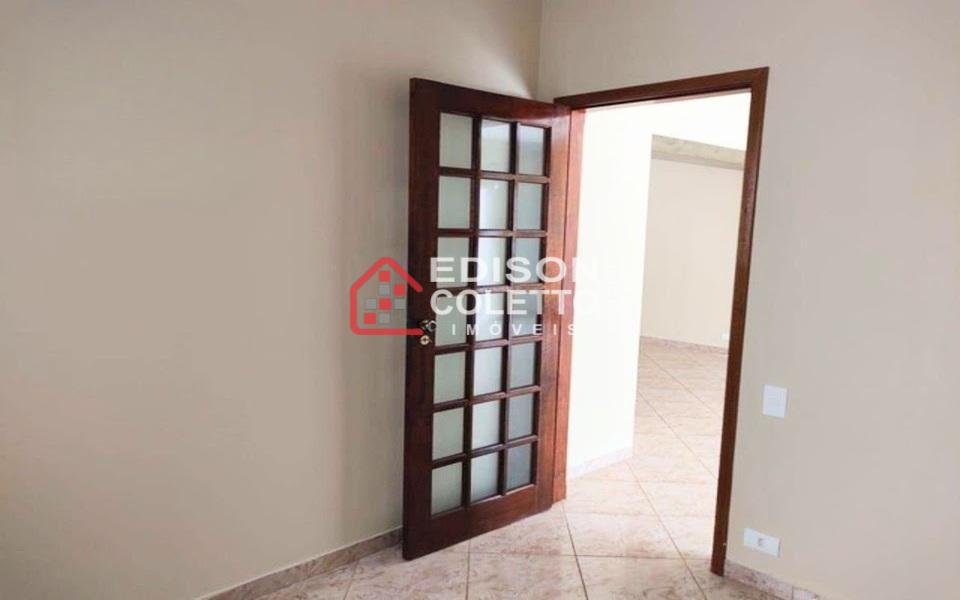 Casa à venda com 3 quartos, 198m² - Foto 5