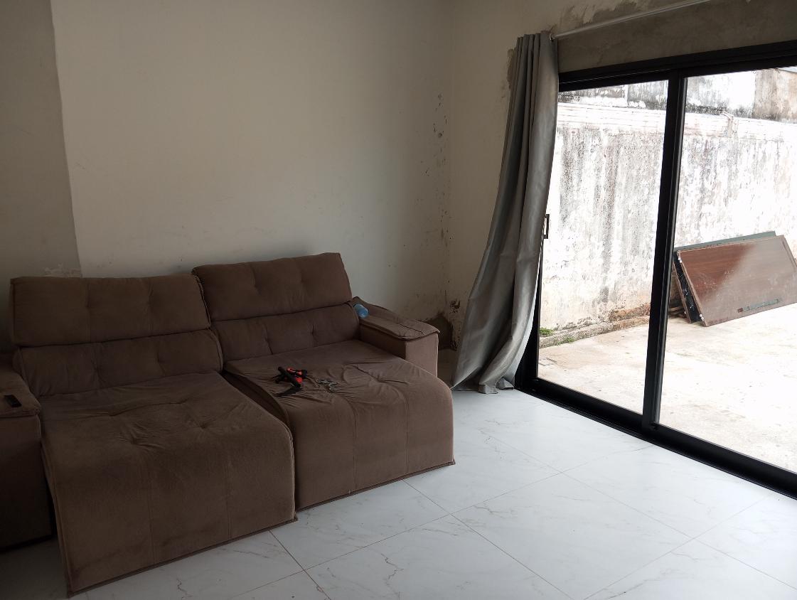 Casa à venda com 3 quartos, 200m² - Foto 1