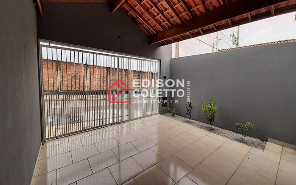 Casa à venda com 3 quartos, 85m² - Foto 1