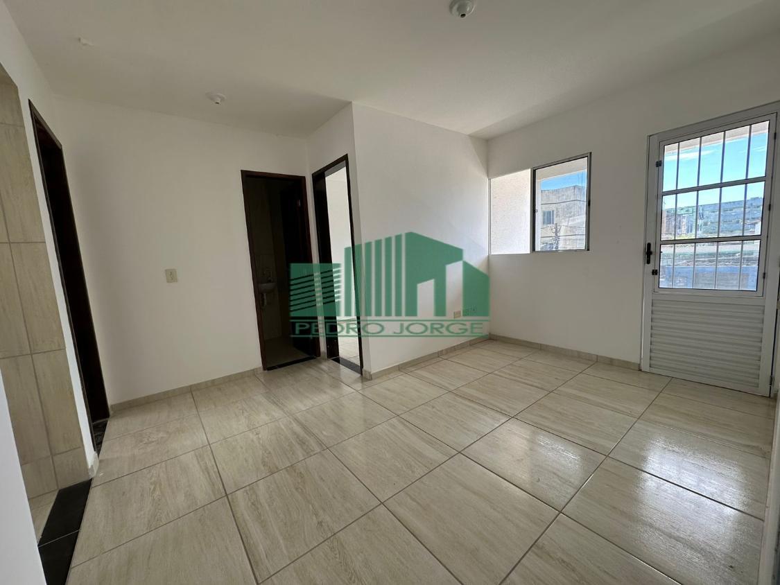 Casa à venda com 2 quartos, 46m² - Foto 1