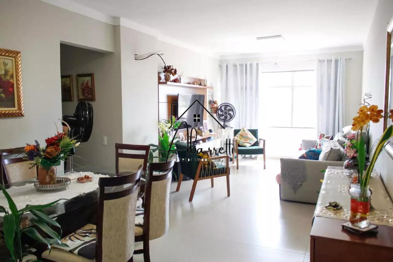 Apartamento à venda com 3 quartos, 156m² - Foto 2