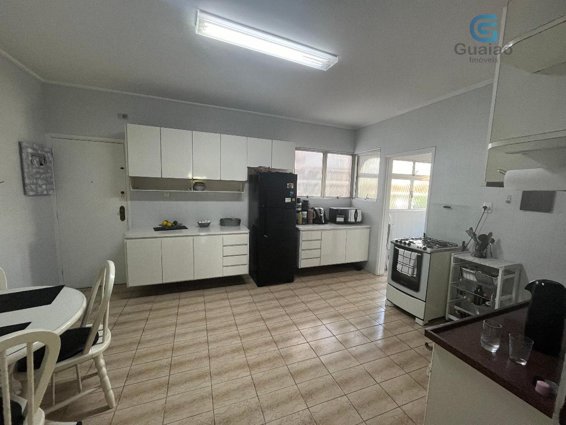 Apartamento à venda com 3 quartos, 185m² - Foto 3