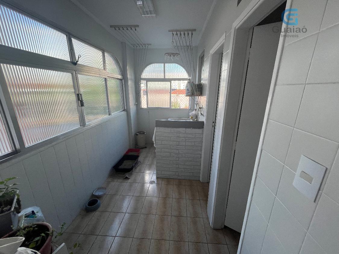 Apartamento à venda com 3 quartos, 185m² - Foto 4