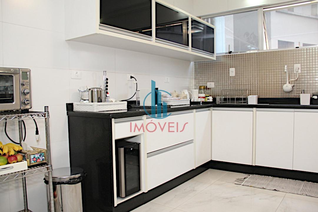 Apartamento à venda com 3 quartos, 220m² - Foto 33